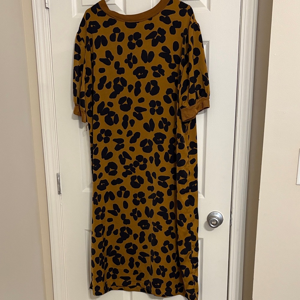 Who What Wear Leopard Print Short Sleeve Dress in Black and Tan Maxi